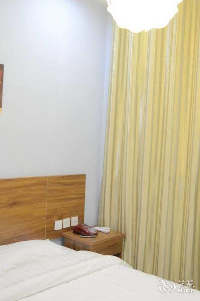 Junru Business Hotel- Qingdao Jinshui Road Branch מראה חיצוני תמונה