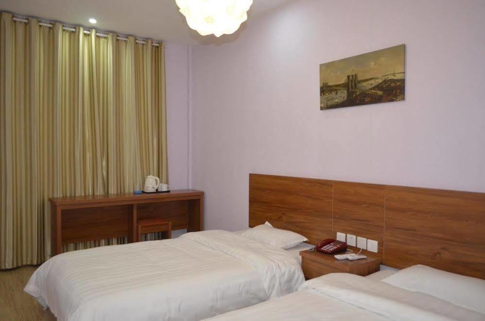 Junru Business Hotel- Qingdao Jinshui Road Branch מראה חיצוני תמונה